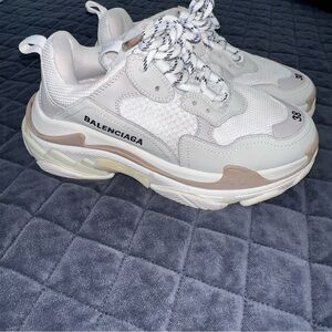 Balenciaga Shoes men’s 8 38 triple S beige off white chunky sneakers